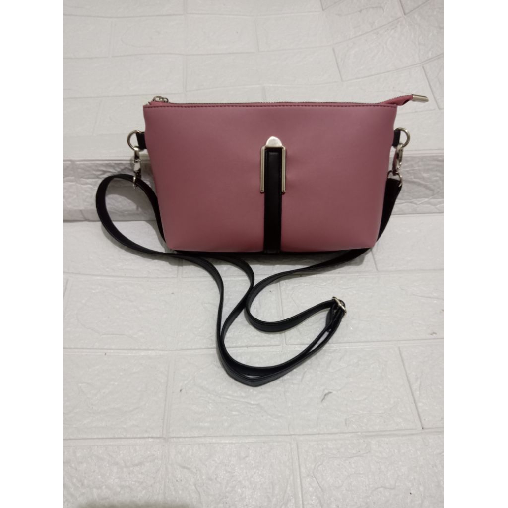 Tas Selempang Wanita Kekinian/Tas Bahu Wanita Terkini/ERZA TAS SLEMPANG WANITA/tas selempang bahu ke
