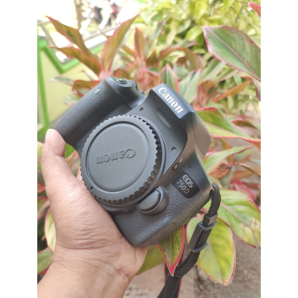 Kamera DSLR Canon EOS 750 D