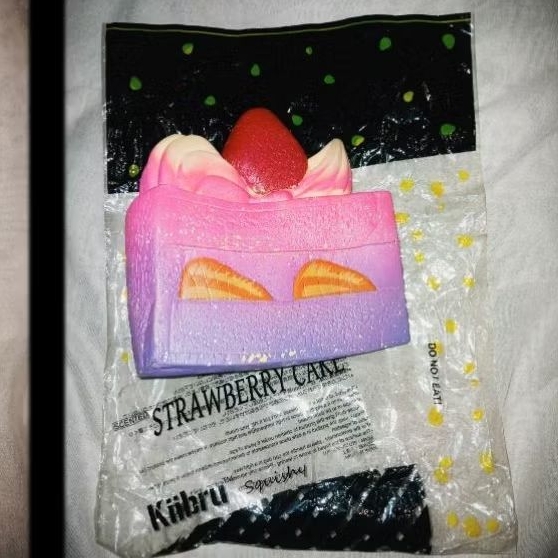 Preloved Squishy Strawberry cake
