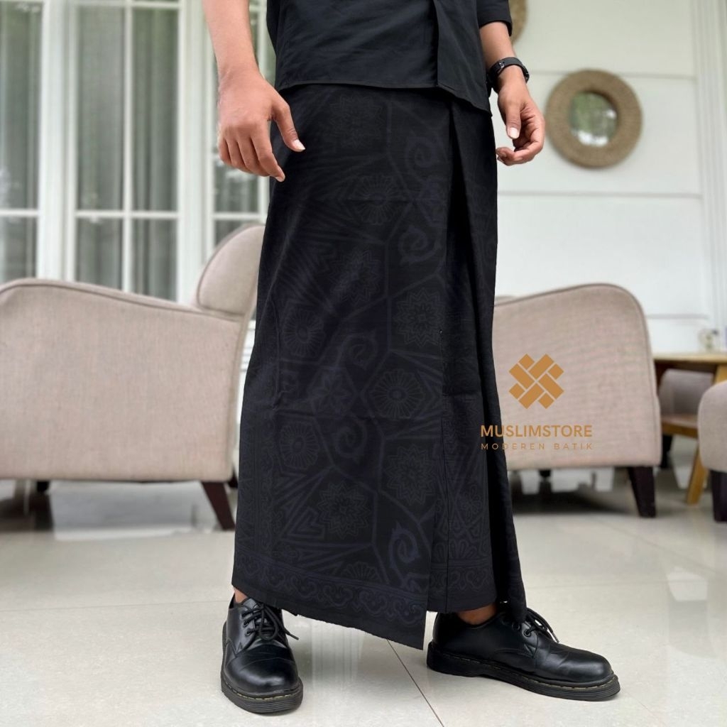 SARUNG BATIK GOYOR HALUS / SARUNG PRIA DEWASA / SARUNG BATIK BRONZE HITAM / SARUNG M&R RAYON / SARUN
