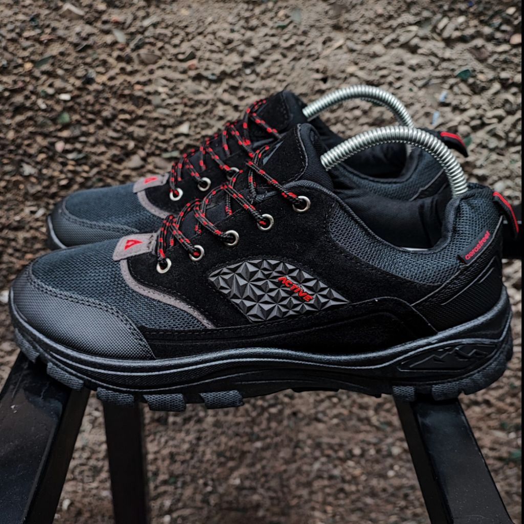 Sepatu Mendaki Sepatu Outdoor Aerostreet Active Low - Black