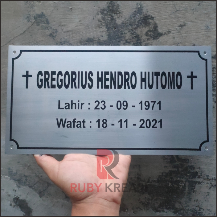 

papan nama plat stainless