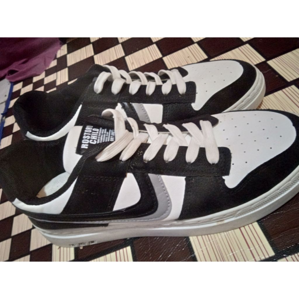 Sepatu Sneakers Keeping