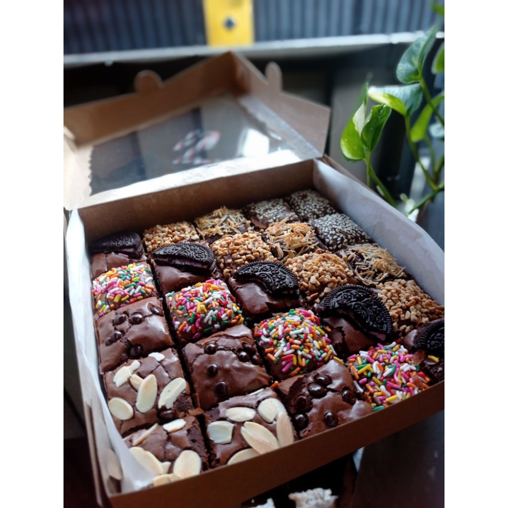 

FUDGY BROWNIES SEKAT