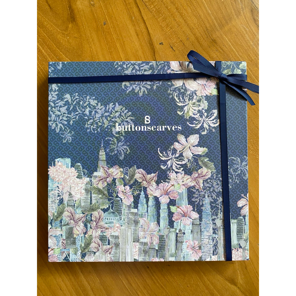NEW Buttonscarves Malaya Navy