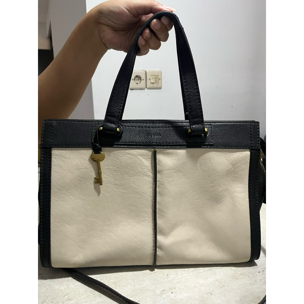 preloved tas wanita muat banyak authentik merk fossil
