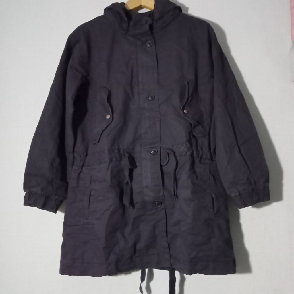 Branded - Jaket Parka Wanita Abu Tua (Reject Minor Lengan)