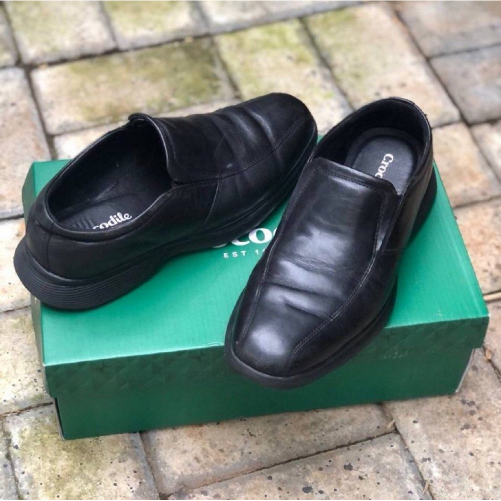 Sepatu Kulit (Crocodile Vintage Black Leather)