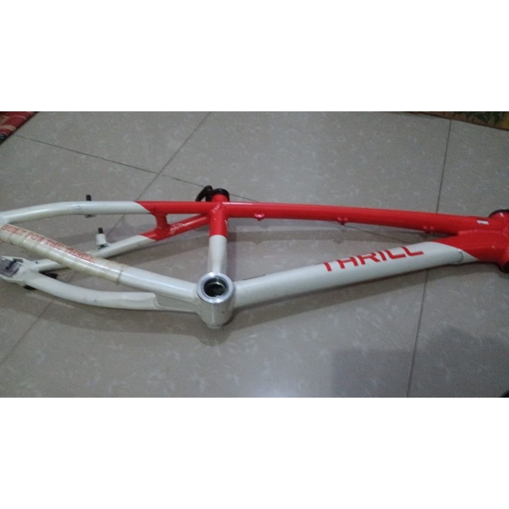 Thrill havoc merah putih