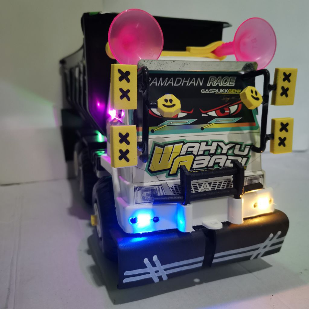 PROMO MURAH Mobilan Modifikasi truk pasir tronton Mainan Toys Kado Lampu Anak baby car toko miniatur