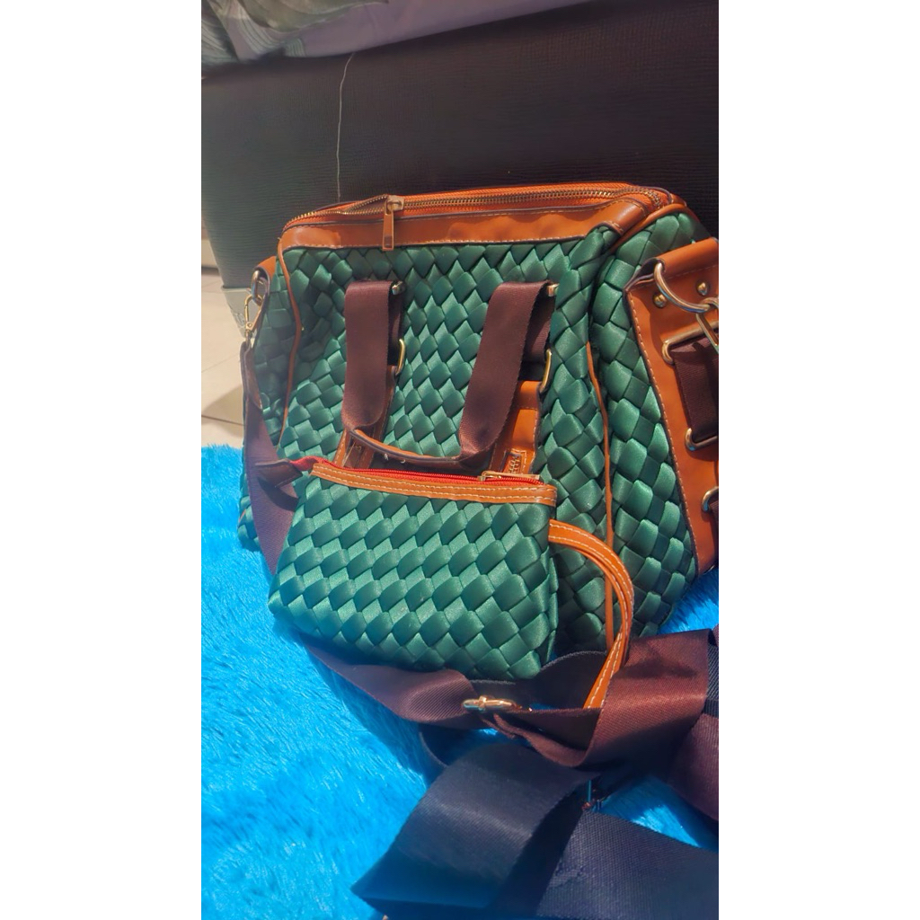 PRELOVED TAS WEBE TAS ANYAMAN