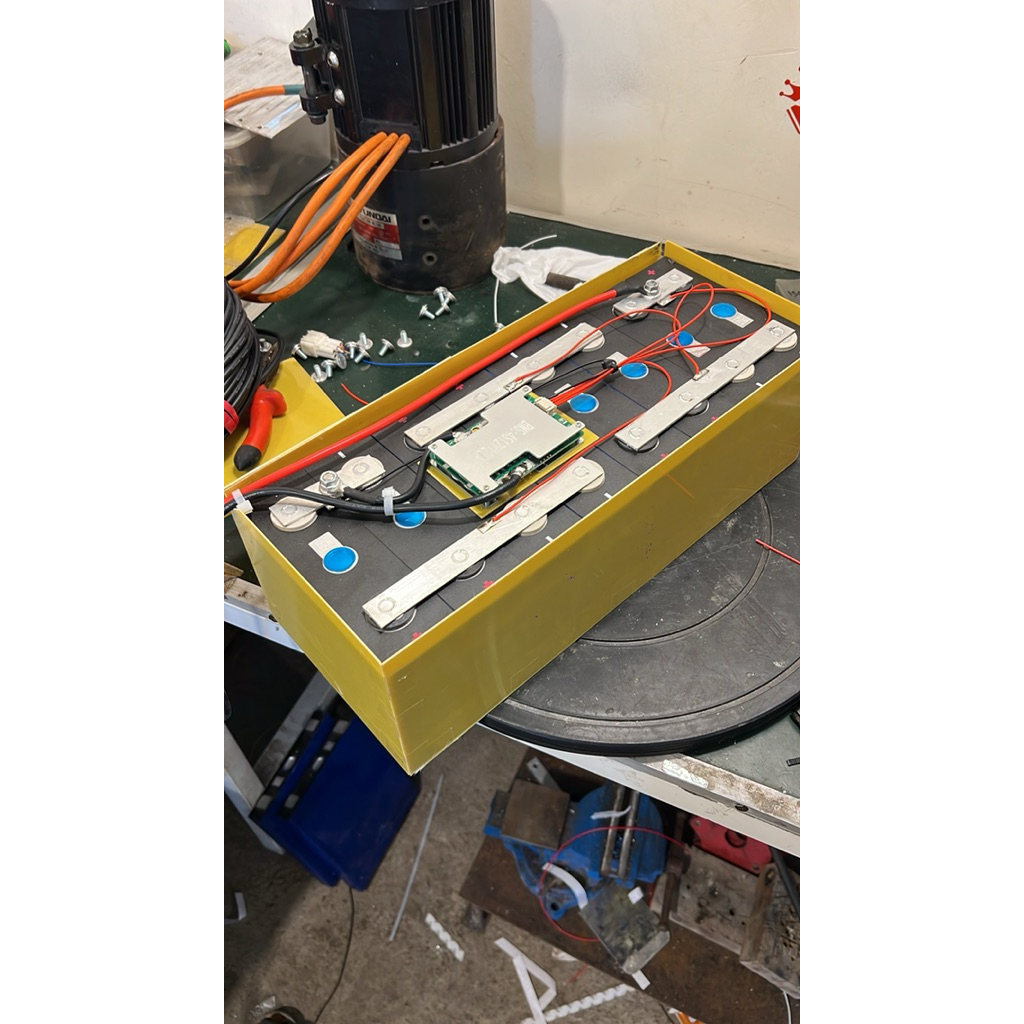 12v/200ah lifepo4 kondisi baru