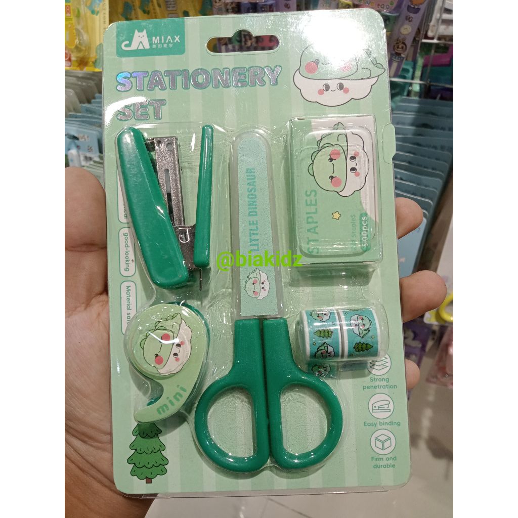 

Stationary Set isi 5 karakter Dino