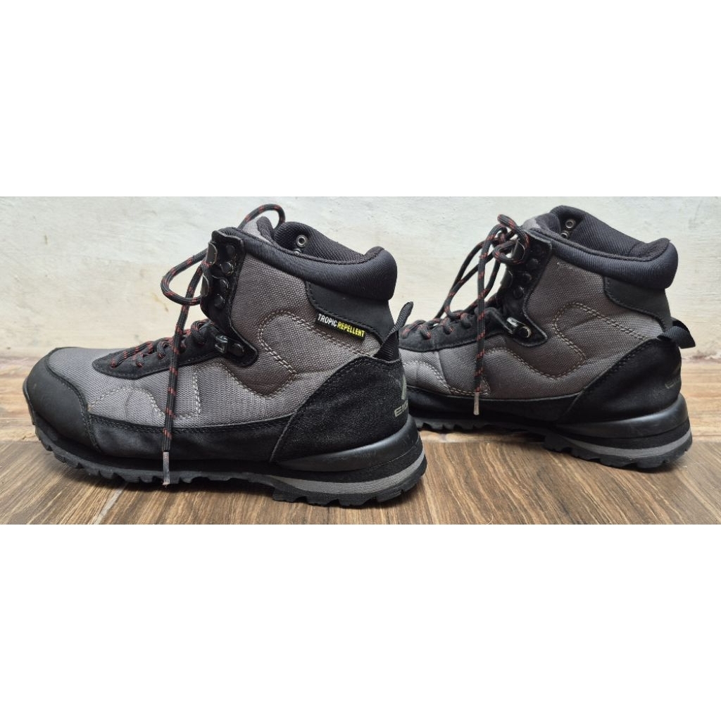 Preloved Sepatu Gunung Strenum Lite EIGER ORI