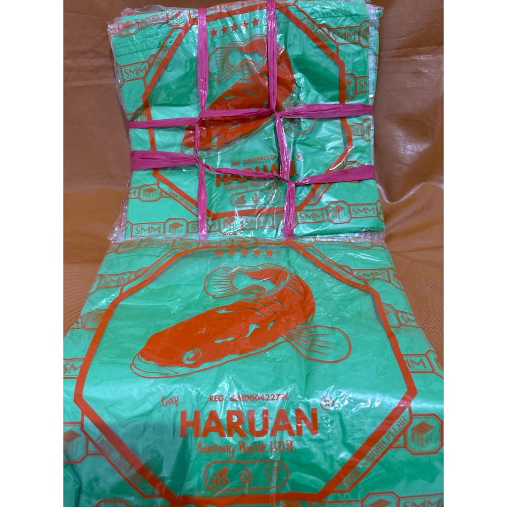 PLASTIK HARUAN UKURAN 28.atau 10LITER BERAS(harga 1ikat)