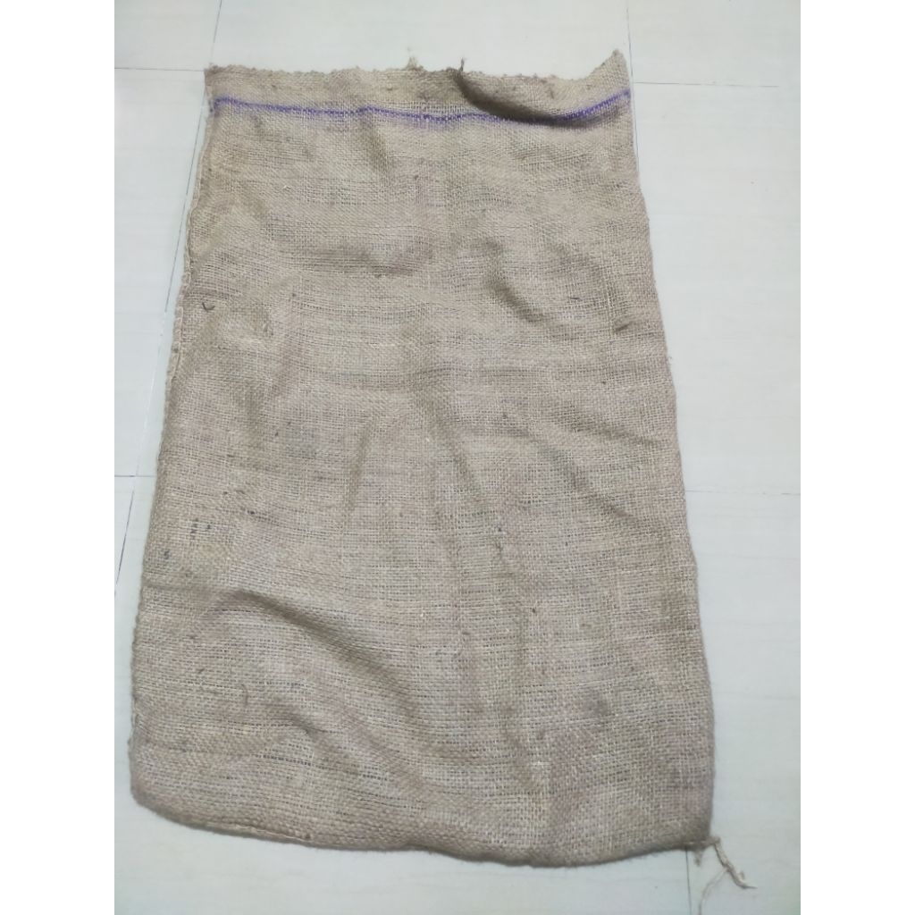 karung goni untuk lomba 17 agustus / karung goni bekas kacang / karung goni 50 kg / toko sembako mur