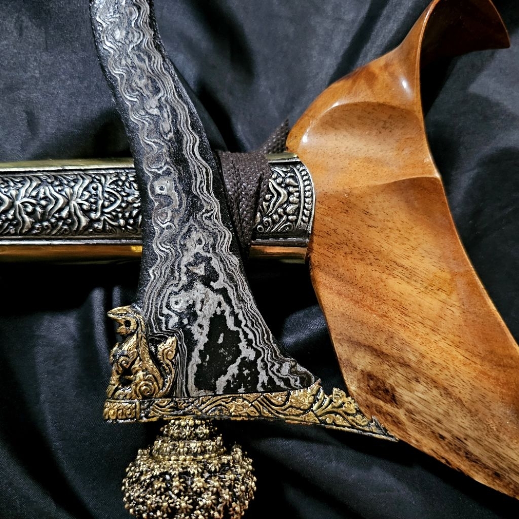 Keris Singo Luk 7 Kinatah Sepuh Emas Pamor Untu Walang