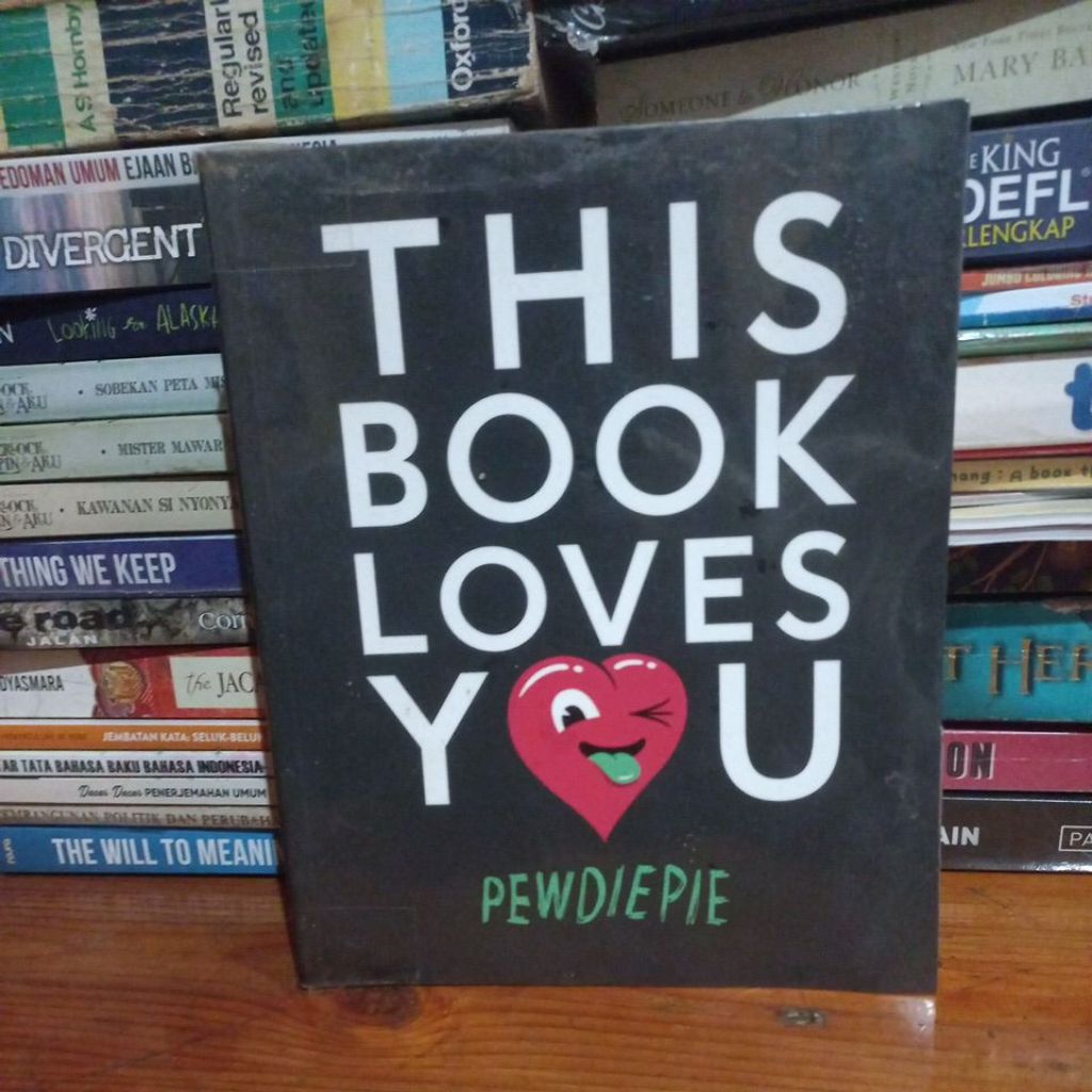 THIS BOOK LOVES YOU - PEWDIEPIE