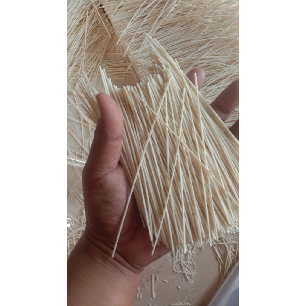 

mie lidi mentah netto 1kg