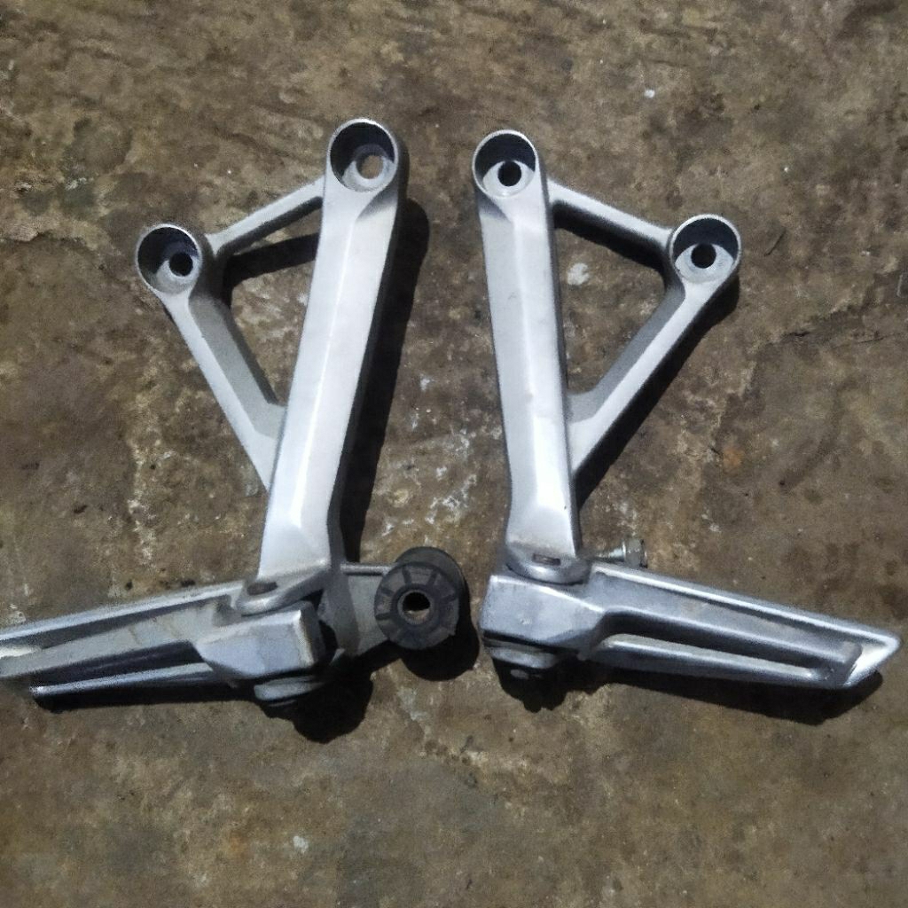 Step belakang CBR150R original