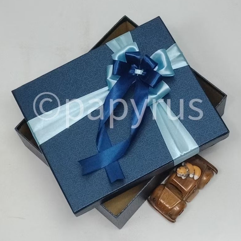 

PAPYRUS 25x30 tinggi 5cm Kotak Kado Gift Box Hadiah V2