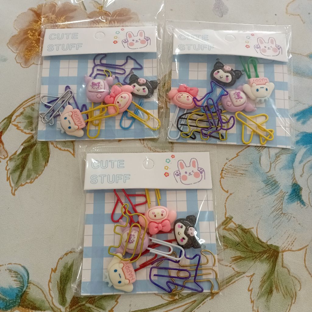 

paperclip / klip kertas / penjepit kertas