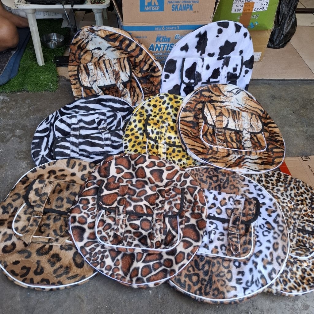 Cover ban serep sarung ban serep vespa model macan ring 8 dan ring 10