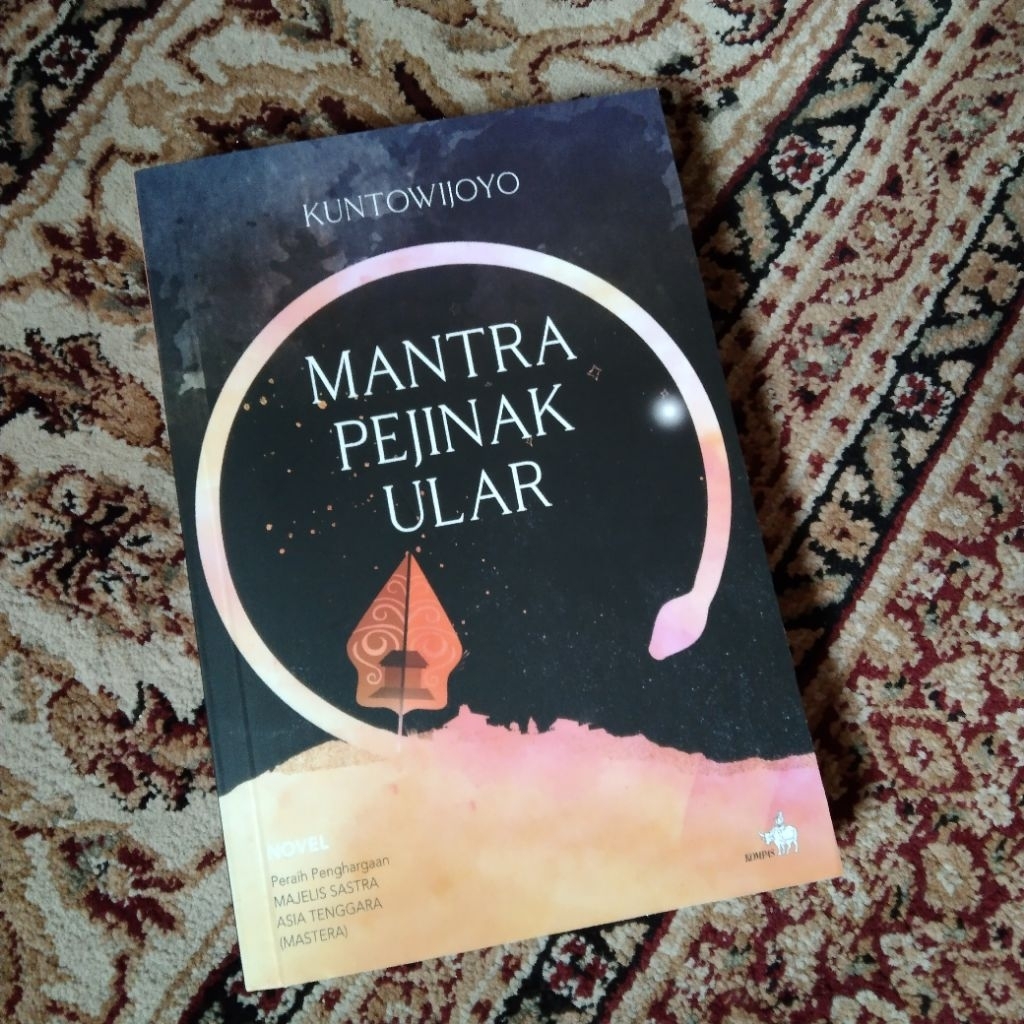 mantra pejinak ular novel kuntowijoyo