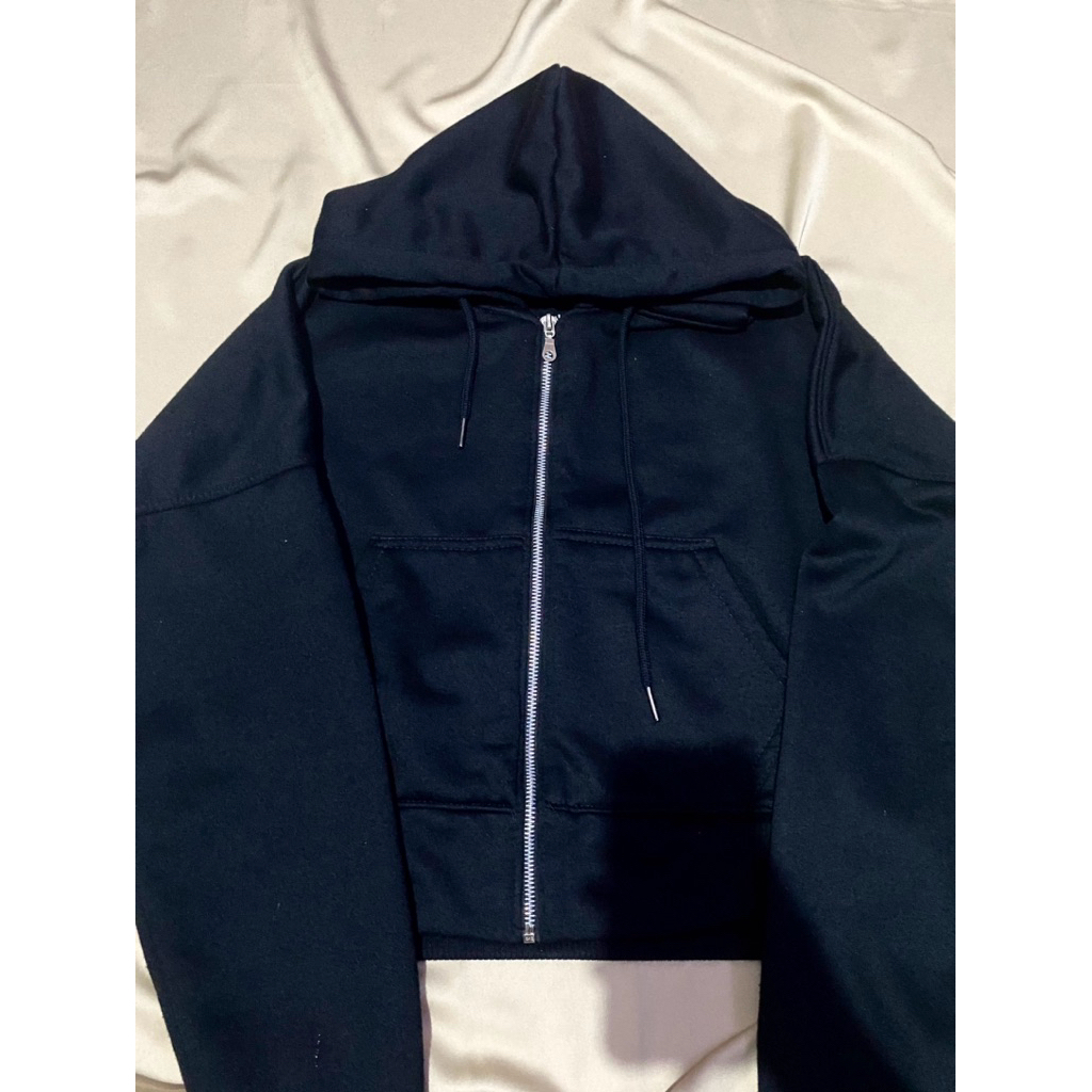Preloved hoodie crop zipper hitam