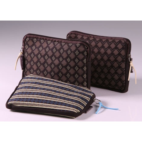 NEW POUCH ETIHAD AIRWAYS AMENITY GEOMETRIS SOUGHA 2014 ORIGINAL