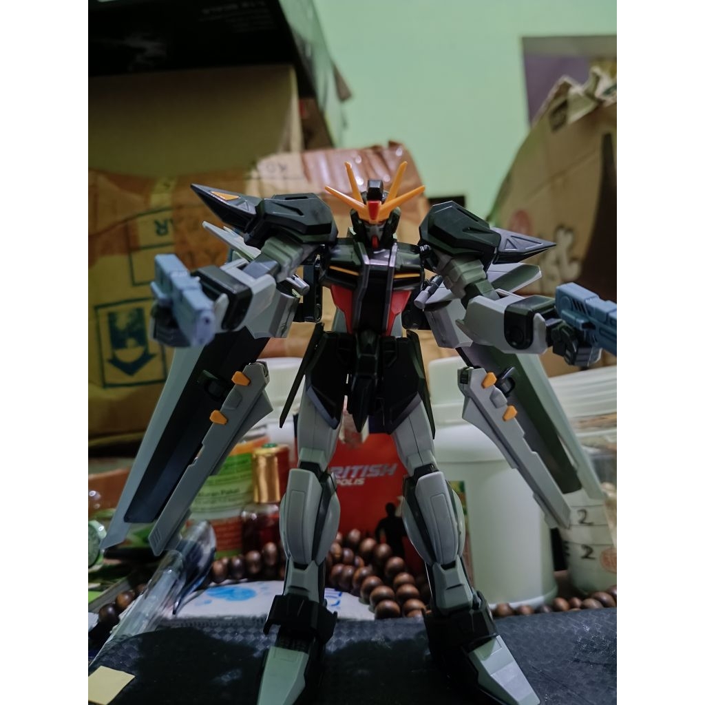  HG Strike Noir Gundam skala 1/144 Bandai