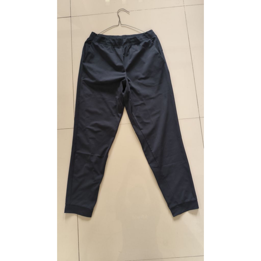 celana Jogger uniqlo second like new