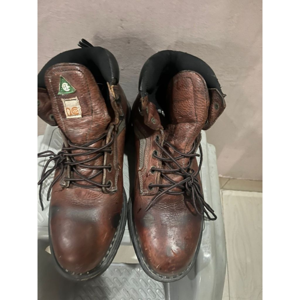 Preloved Safety Shoes Red Wing 3526 Dynaforce Brown Original