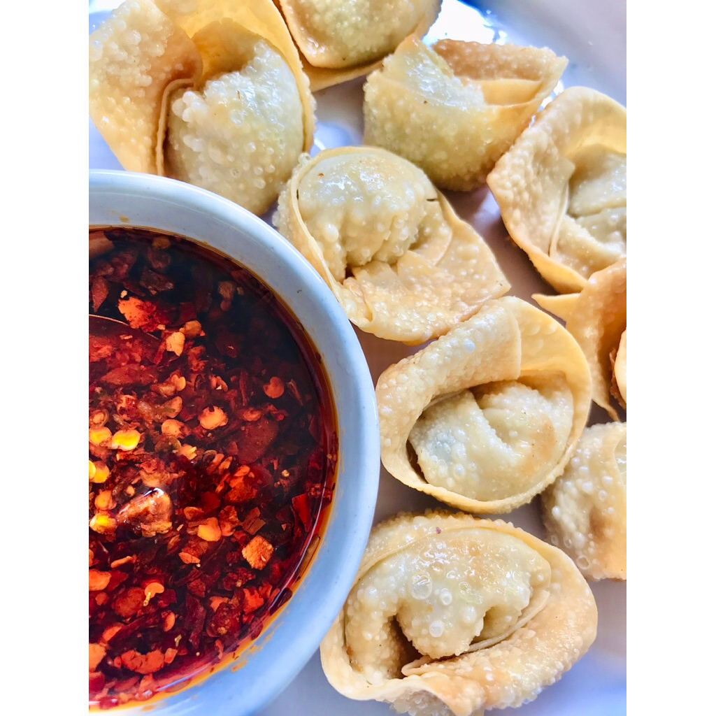 

Pangsit Goreng Crispy Premium Isian Ayam, Isi 12pcs free Chili Oil
