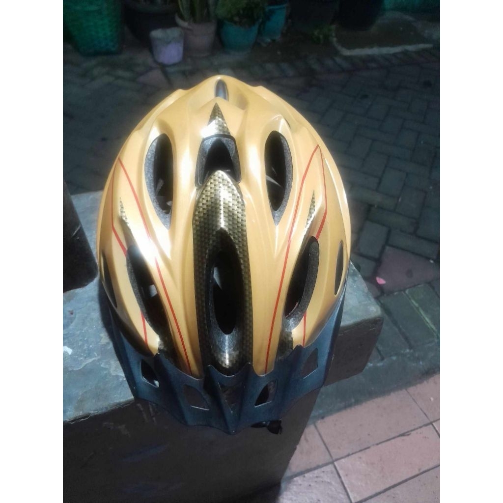 helm sepeda Gub