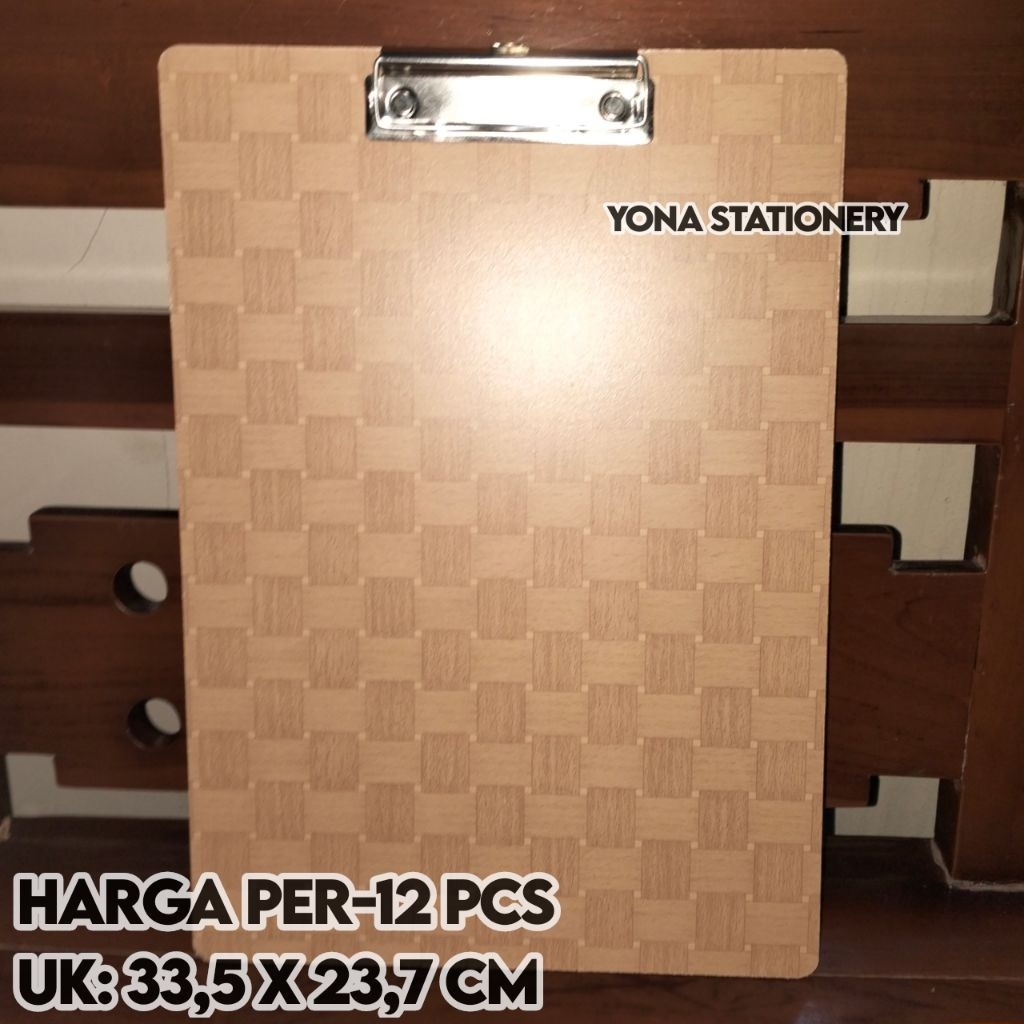 

HARGA PER-12 PCS | Papan Jalan Kayu 23,7 x 33,5 Cm | Motif Coklat Kotak-kotak