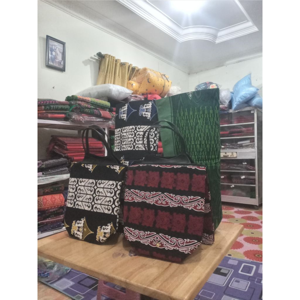 Tandok Ulos/ Tas Ulos / Tandok Ulos Multifungsi