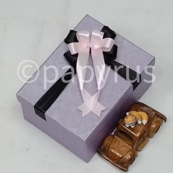 

PAPYRUS 15x20 Tinggi 10cm Kotak Kado Gift Box Hadiah V3