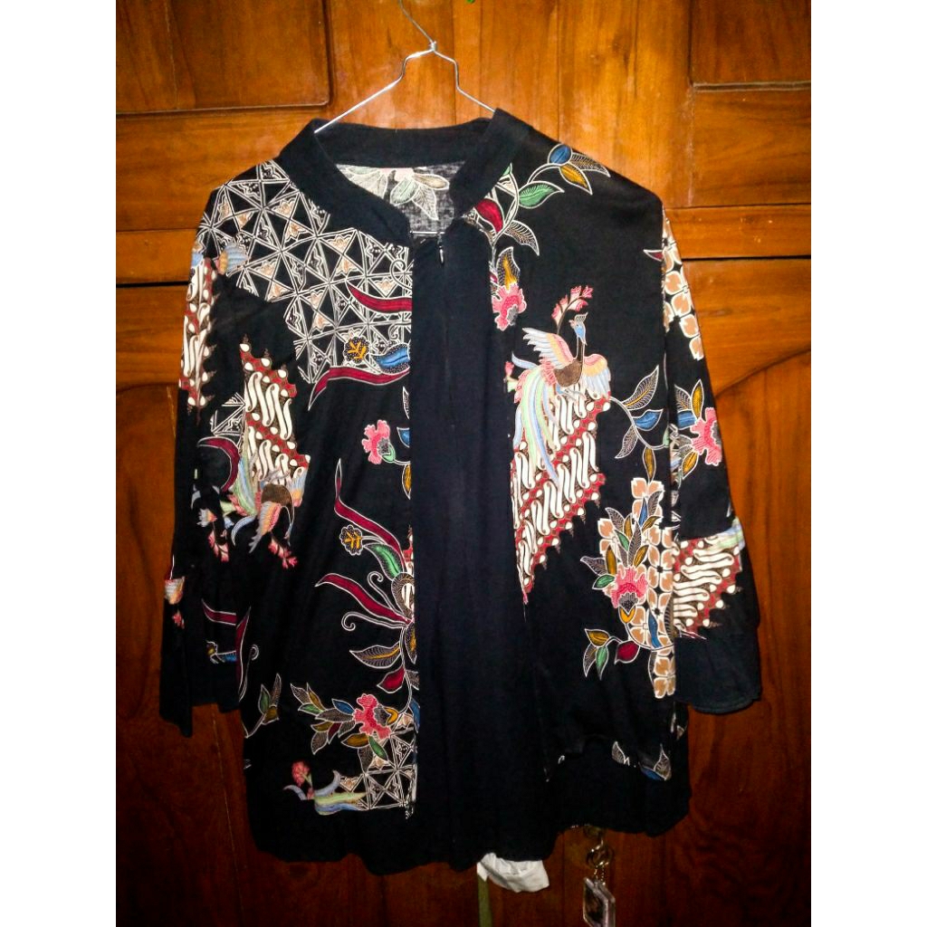 Atasan Perempuan Batik