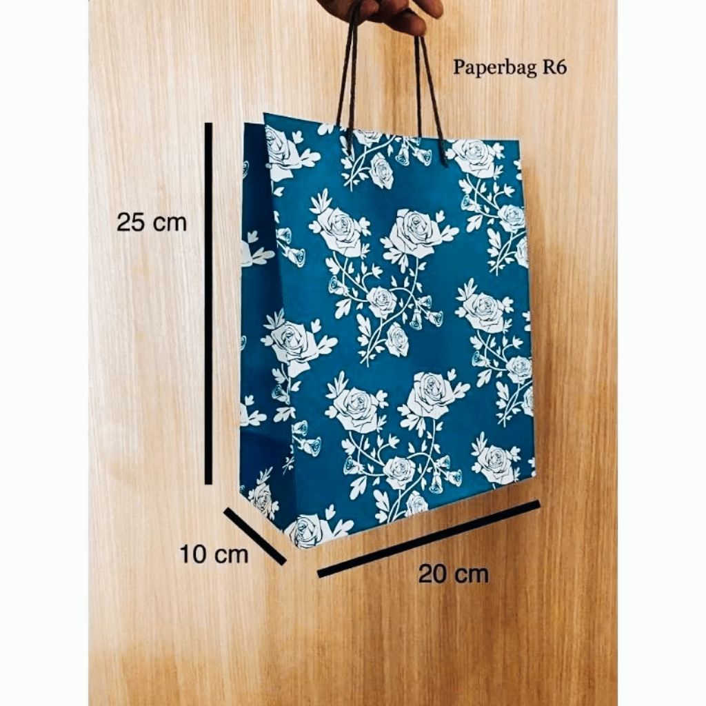 

Paper bag R6 20x10x25 cm motif bunga