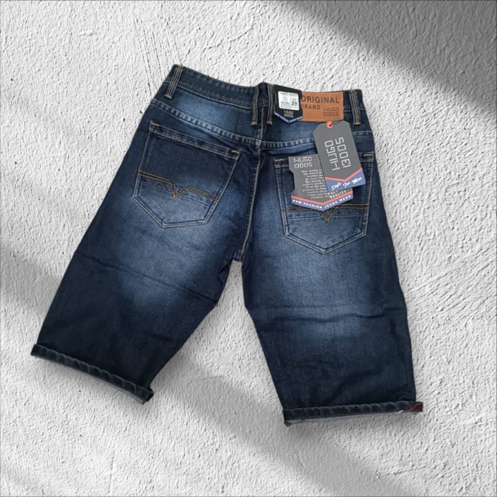 CELANA JEANS PENDEK PRIA TERBARU merk HUGO BHOSS