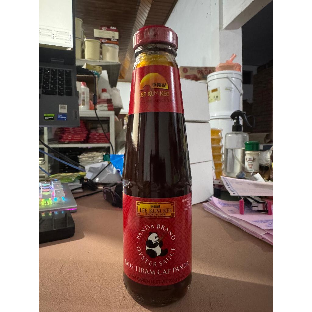 

Lee Kum Kee Oyster Sauce / Saus Tiram Cap Panda - 255 Gram