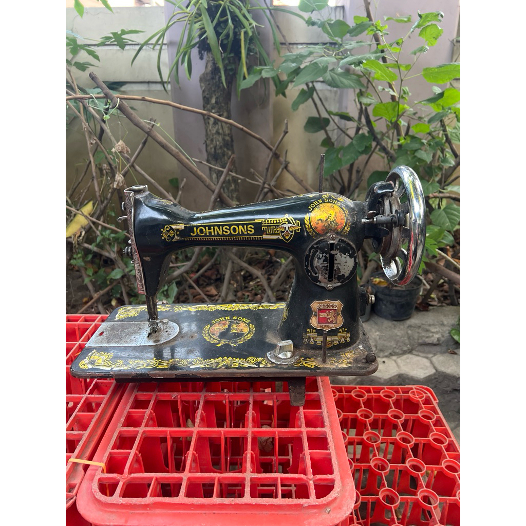 Mesin Jahit Jadul Lawas, Johnsons