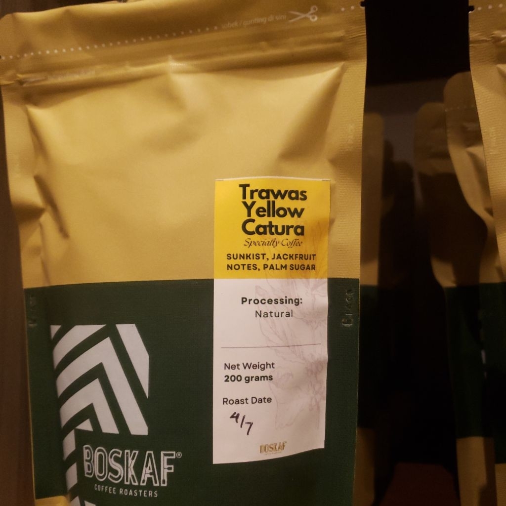 

Biji Kopi Arabica Trawas Yellow Catura, Roasted by Boskaf Coffee