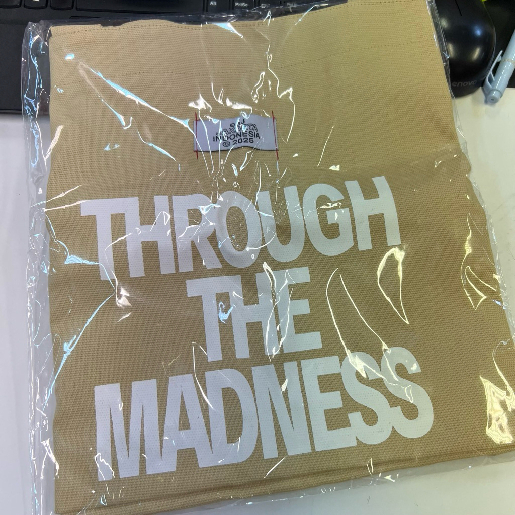 EAJ TOTEBAG JAKARTA MERCHANDISE JAE RED THROUGH THE MADNESS