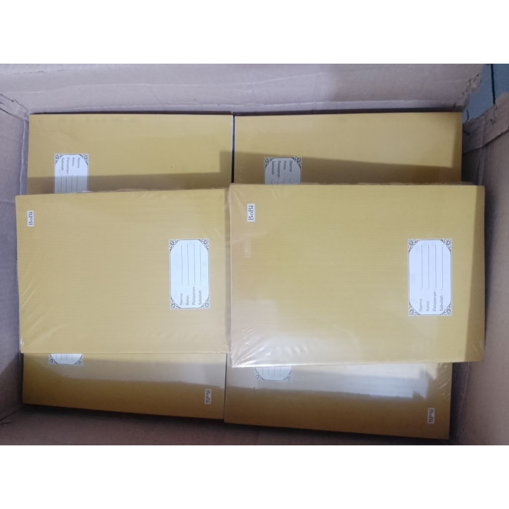 

[1 PAK]Buku tulis boxy 50 lbr (merk Bobi)