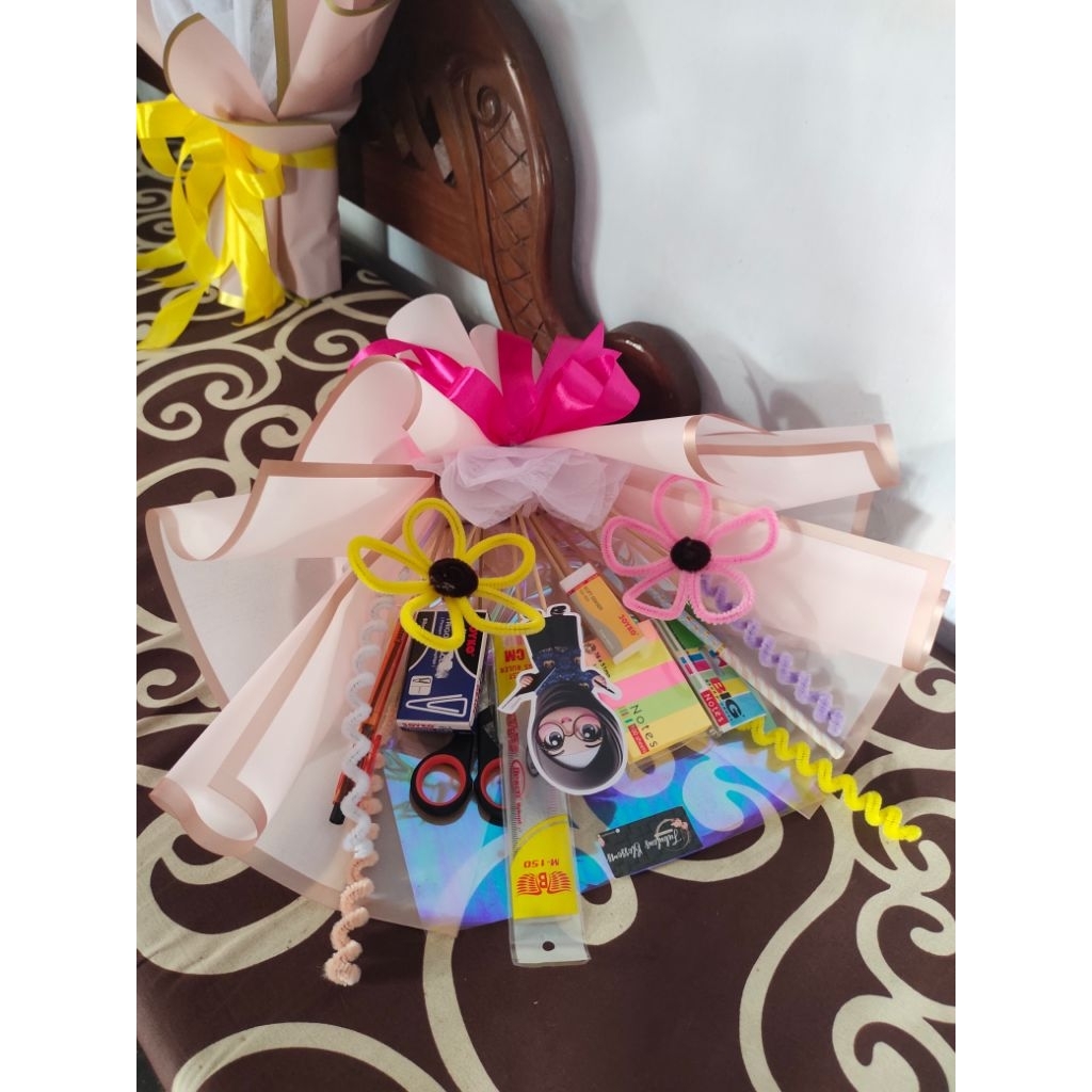 

BUKET ALAT TULIS || BOUQUET ALAT TULIS || UNTUK HARI GURU