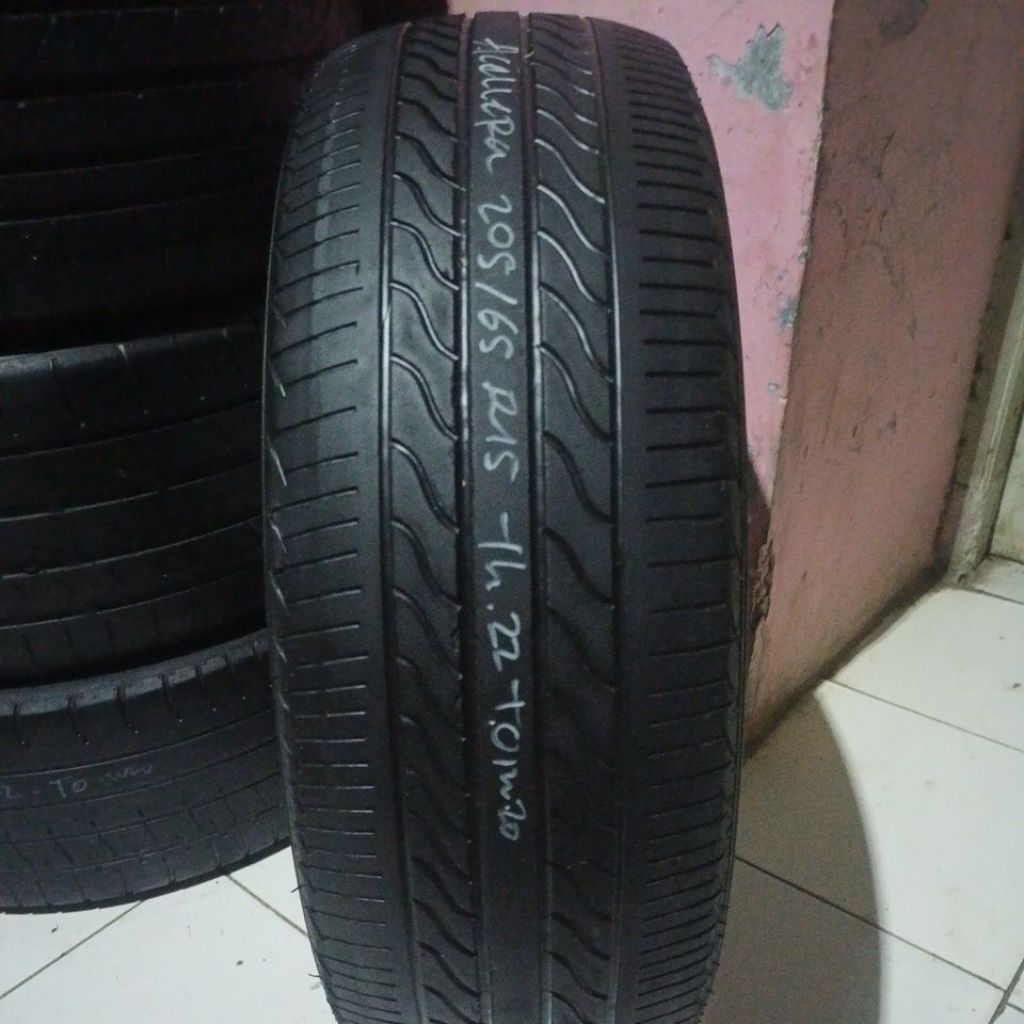 Ban mobil 205/65r15 th muda merk acelera/campur