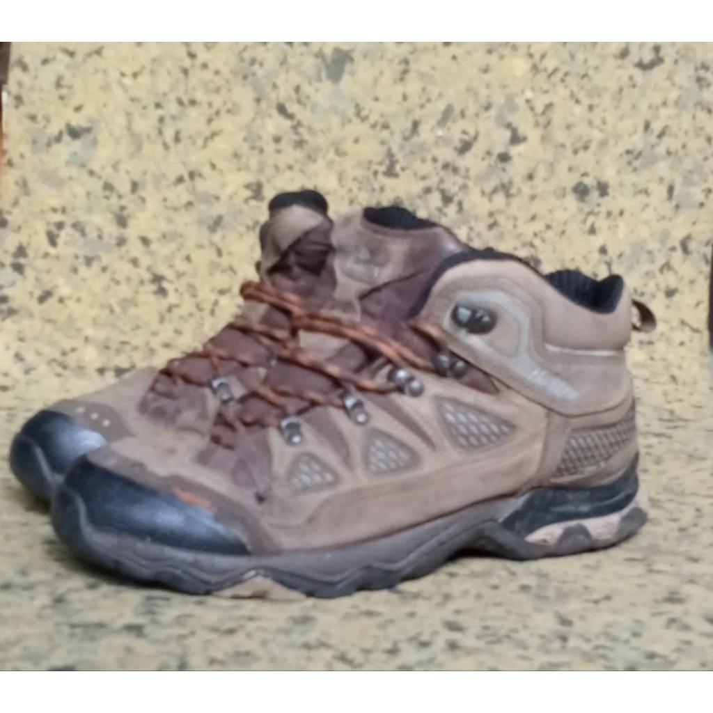 Nepa sepatu outdoor material kulit gore-tex size 41 second