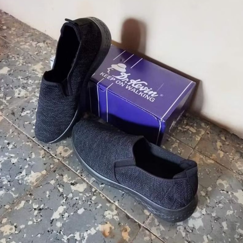Sepatu Dr Kevin Walking Slip On Original